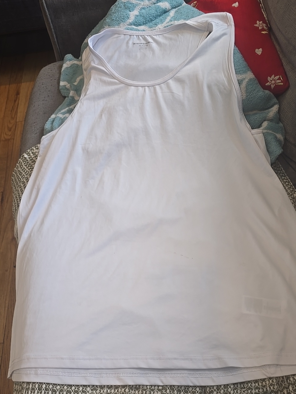 ❤️10/$10 Women's White Scoop Neck Tank Top Read